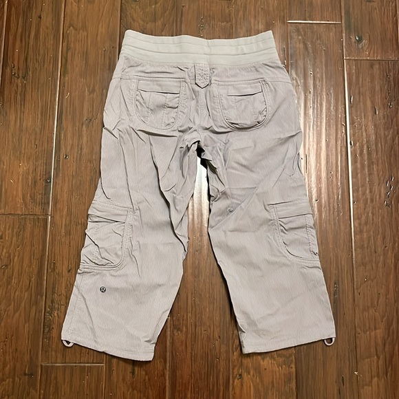 Lululemon Yoga Camp Crop Fossil Size 4 - Picture 9 of 14